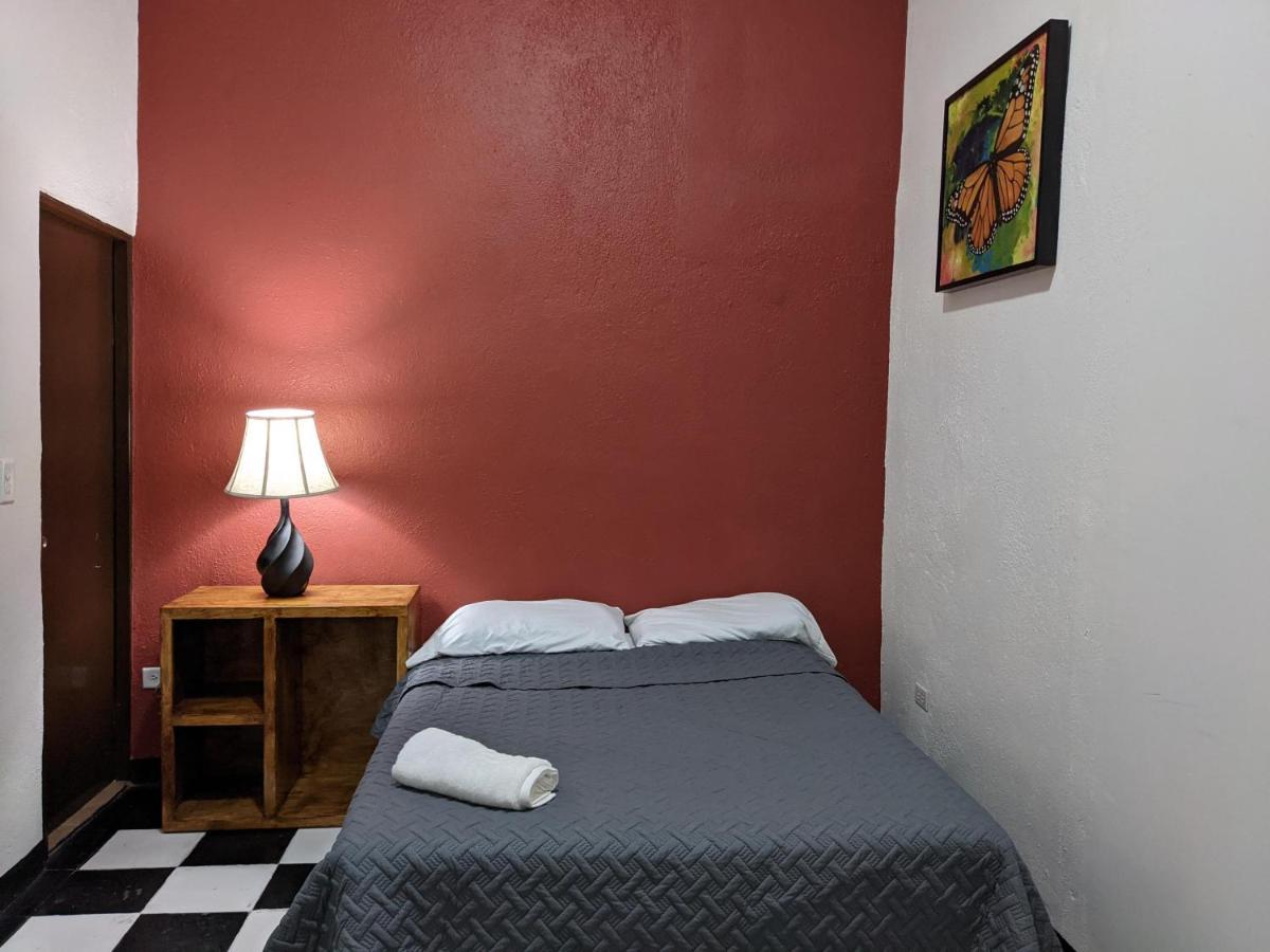 My Family In Monterrey - Hostel المظهر الخارجي الصورة