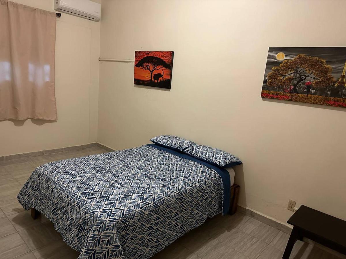My Family In Monterrey - Hostel المظهر الخارجي الصورة