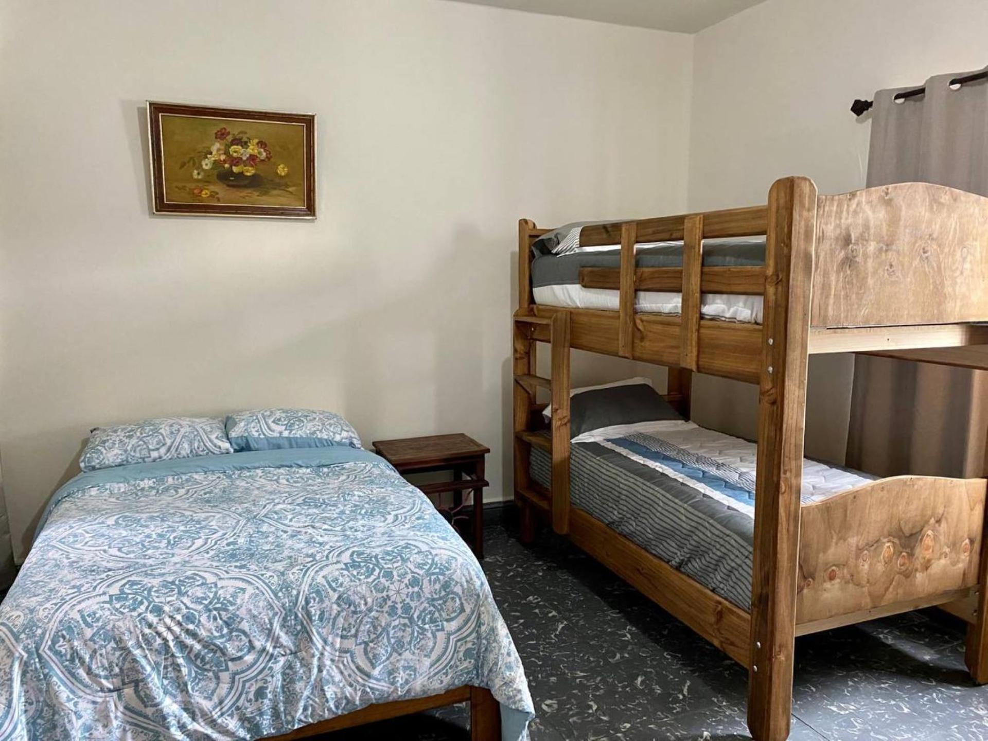 My Family In Monterrey - Hostel المظهر الخارجي الصورة