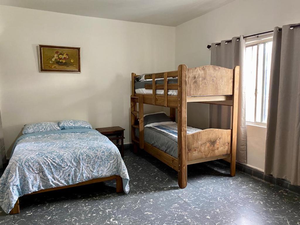 My Family In Monterrey - Hostel المظهر الخارجي الصورة